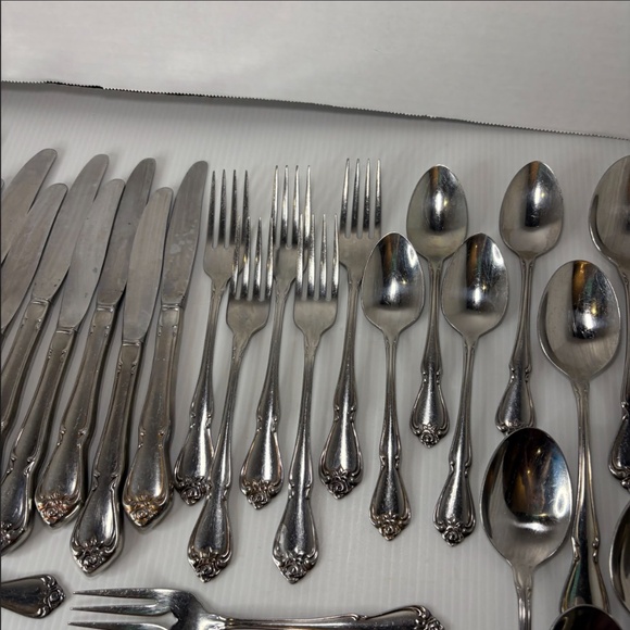 Oneida ARBOR ROSE TRUE ROSE Stainless Flatware Set 1881 Rogers Lot Of 43 USA - Picture 3 of 11